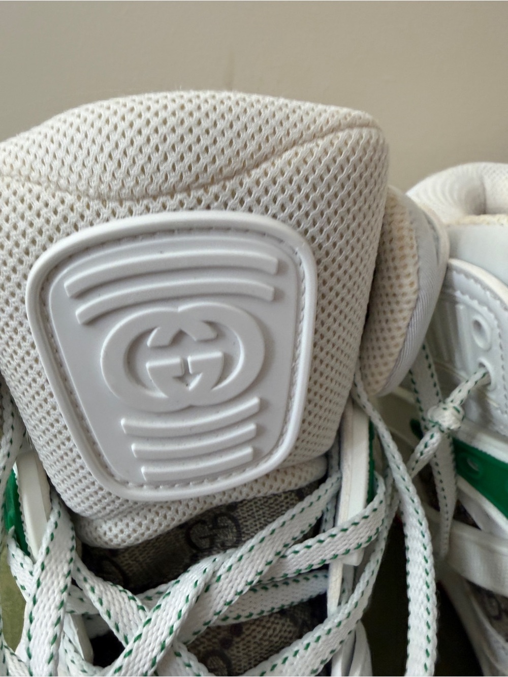 Gucci White High-Top Sneakers with Red Soles and Green Accents - Picture 8 of 17